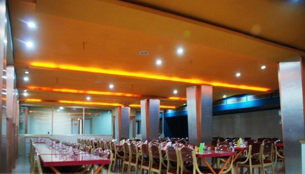 Hotel Nyay Mandir Bharuch Zewnętrze zdjęcie